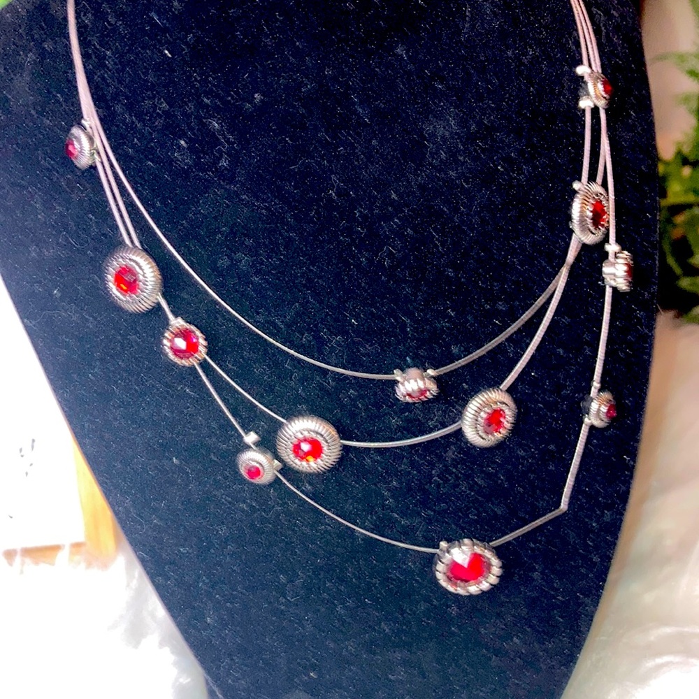 🌟Gorgeous! Floating Lightweight ruby red necklace set! Ready to ship!